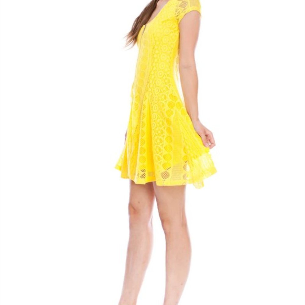VO Medium Yellow Coquette Mini Eyelet Lace Zip Cap Sleeve Feminine Mini Dress